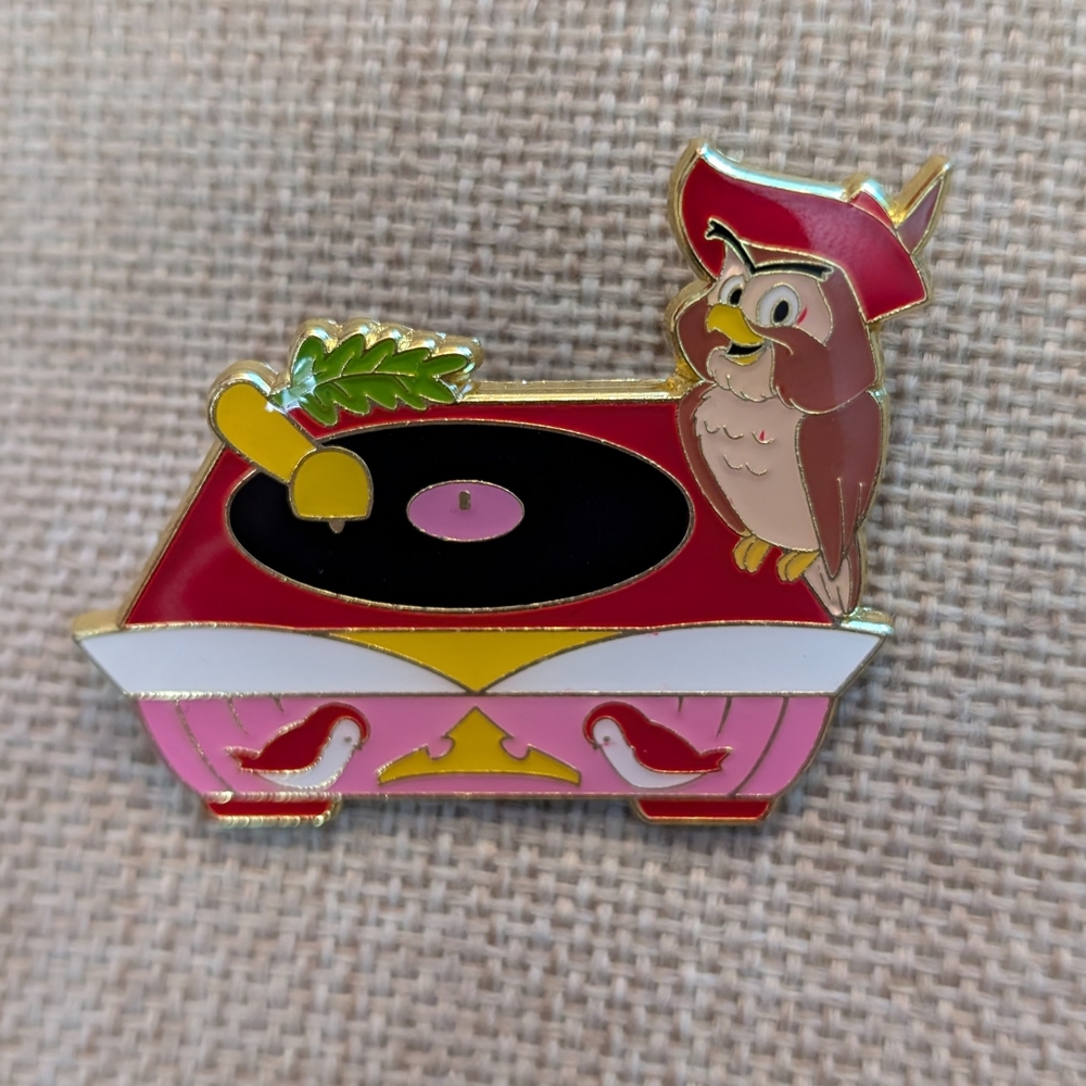 Loungefly pin Disney Princess Sidekicks Record Player Blind Box Aurora Owl